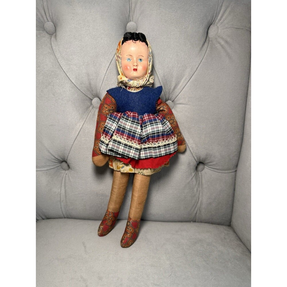 Vintage Folk Cloth Doll – Handmade Style – Traditional Costume – Collectible
